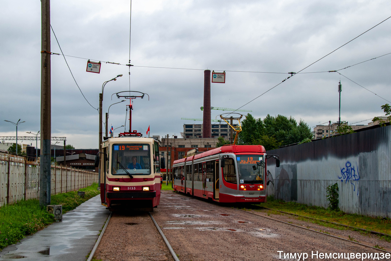 Sankt Petersburg, LVS-86K Nr. 5133; Sankt Petersburg, 71-631-02.02 Nr. 5227