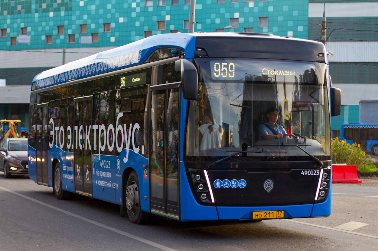 Москва, КАМАЗ-6282 № 490123