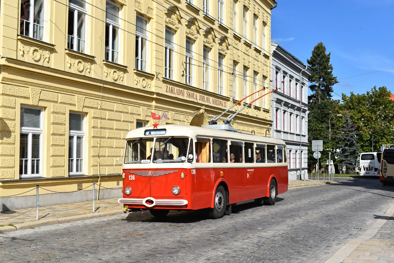 Пардубице, Škoda 8Tr9 № 136 (302); Йиглава — Юбилей: 75 лет троллейбусу и 80 лет автобусу в Йиглаве (23-24.09.2023) Пардубице, Škoda 8Tr9 № 136 (302); Йиглава — Юбилей: 75 лет троллейбусу и 80 лет автобусу в Йиглаве (23-24.09.2023)