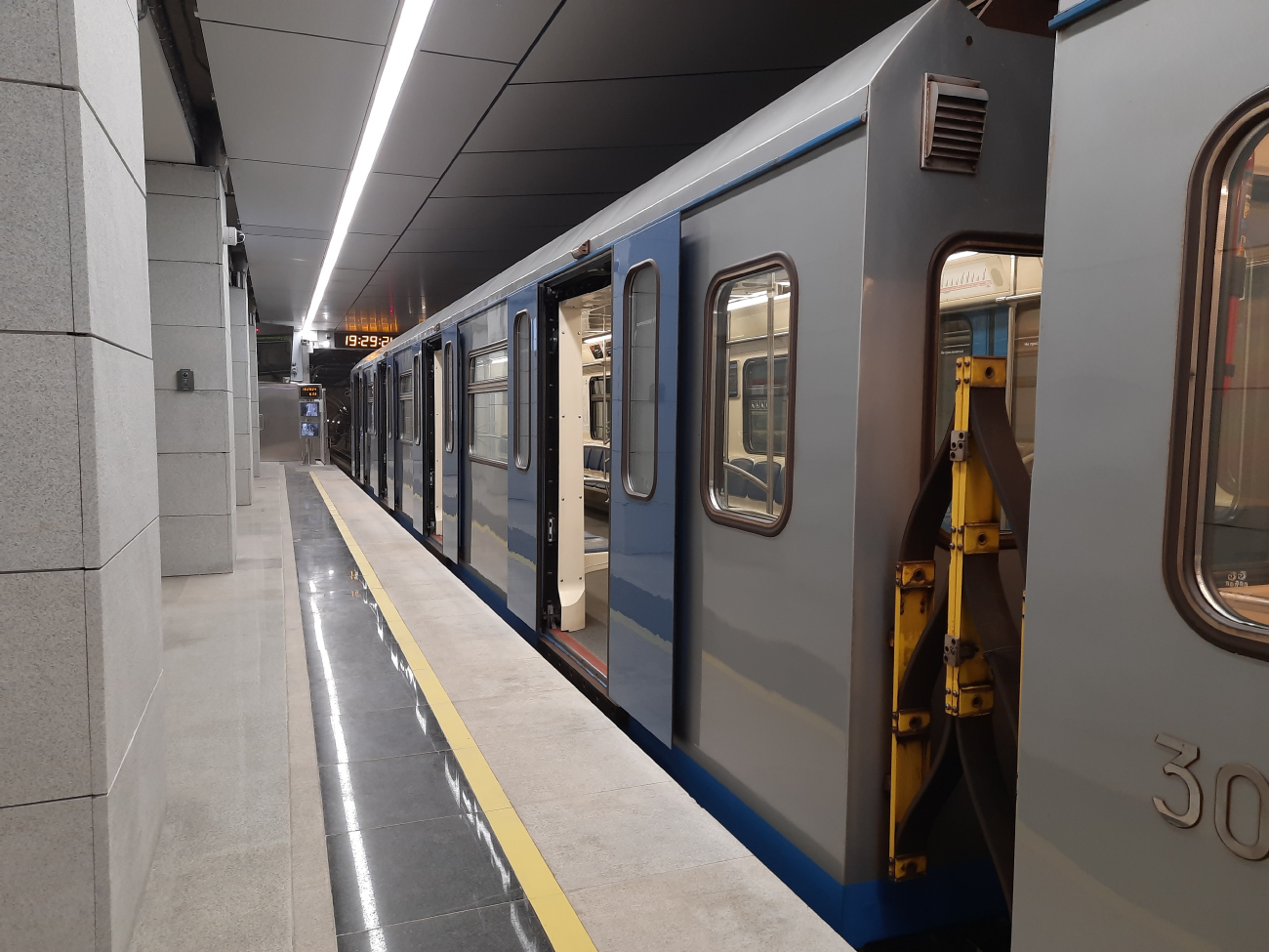 Москва, 81-760 № 37283