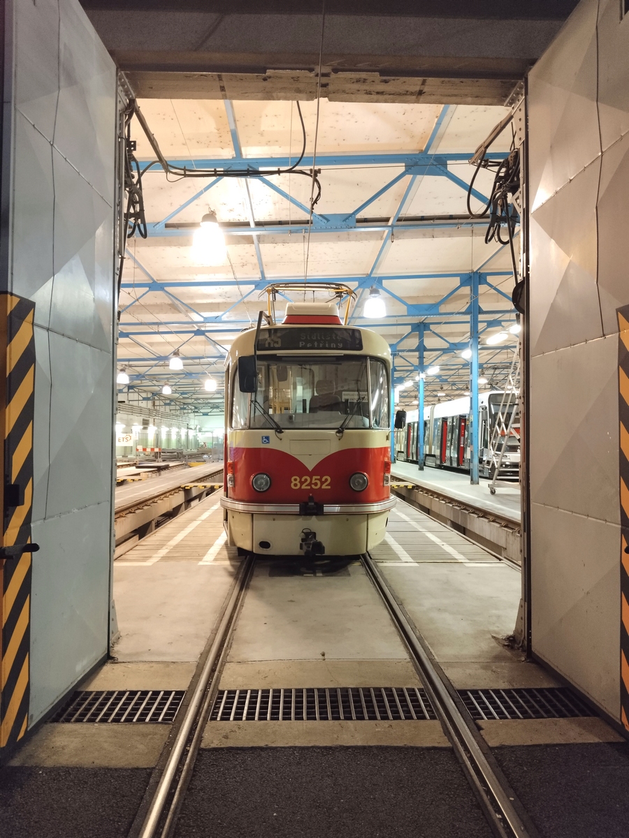 Прага, Tatra T3R.PLF № 8252