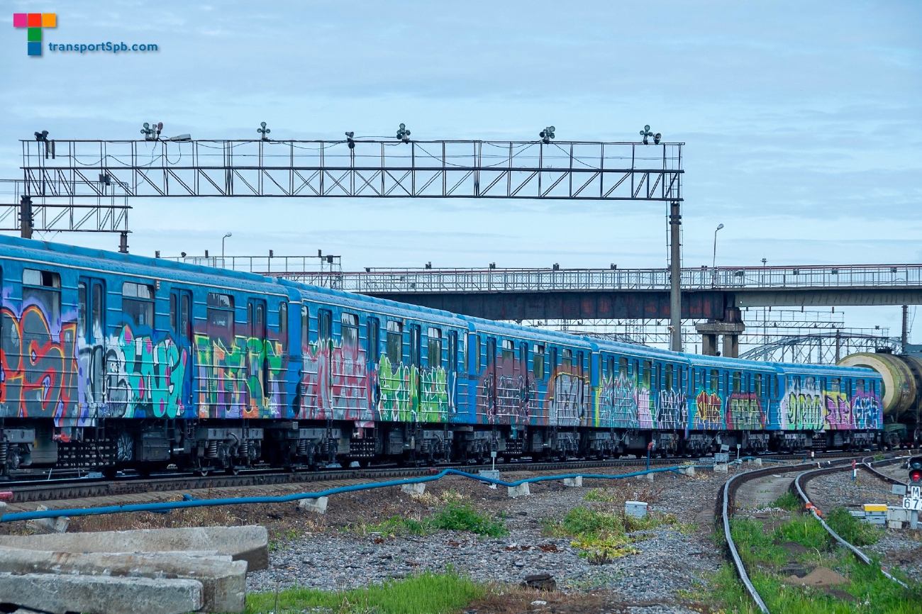 Самара, 81-717 (ММЗ) № 0106; Самара, 81-714 (ММЗ) № 0421; Самара, 81-714 (ММЗ) № 0422; Санкт-Петербург — Метрополитен — Перегонка вагонов метро по ж/д; Самара — Транспортировка вагонов метро по ж/д