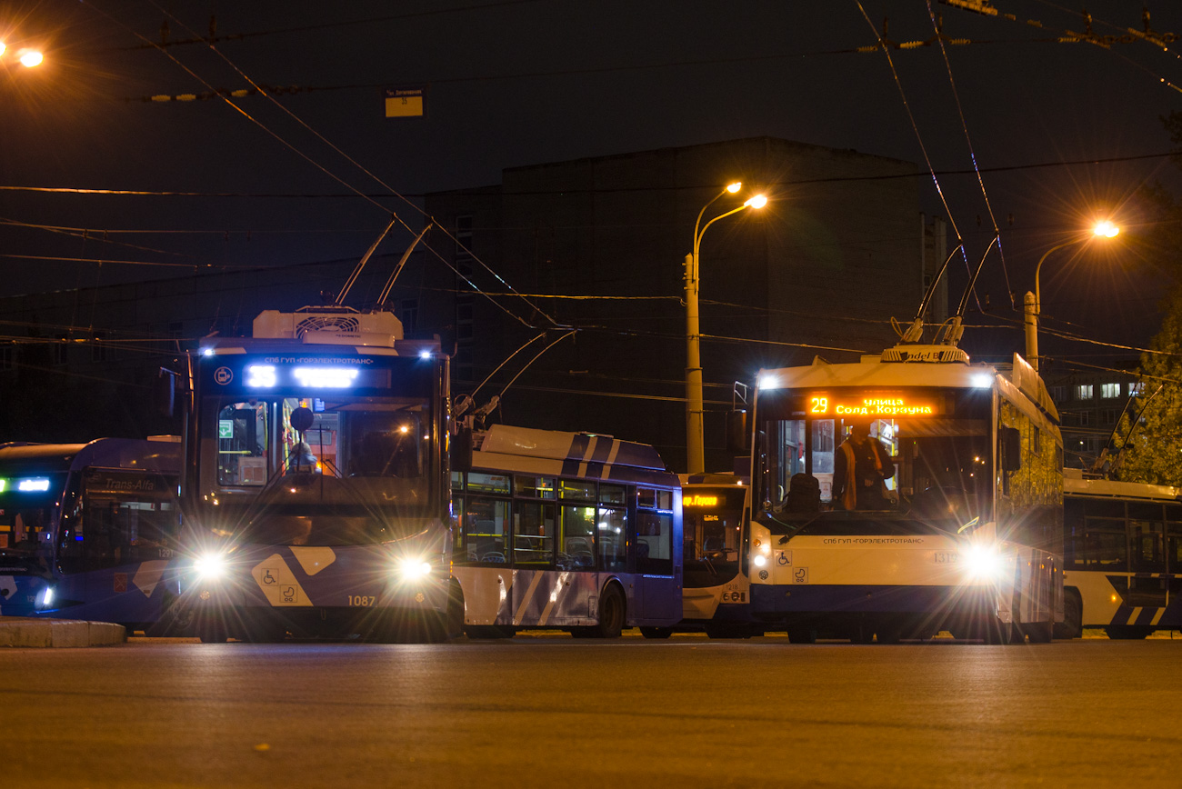 Санкт-Петербург, ВМЗ-5298.01 «Авангард» № 1087; Санкт-Петербург, Тролза-5265.00 «Мегаполис» № 1319