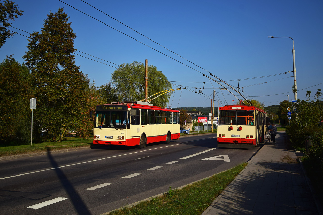 Вильнюс, Škoda 14Tr17/6M № 2670; Вильнюс, Škoda 14Tr11/6 № 2560
