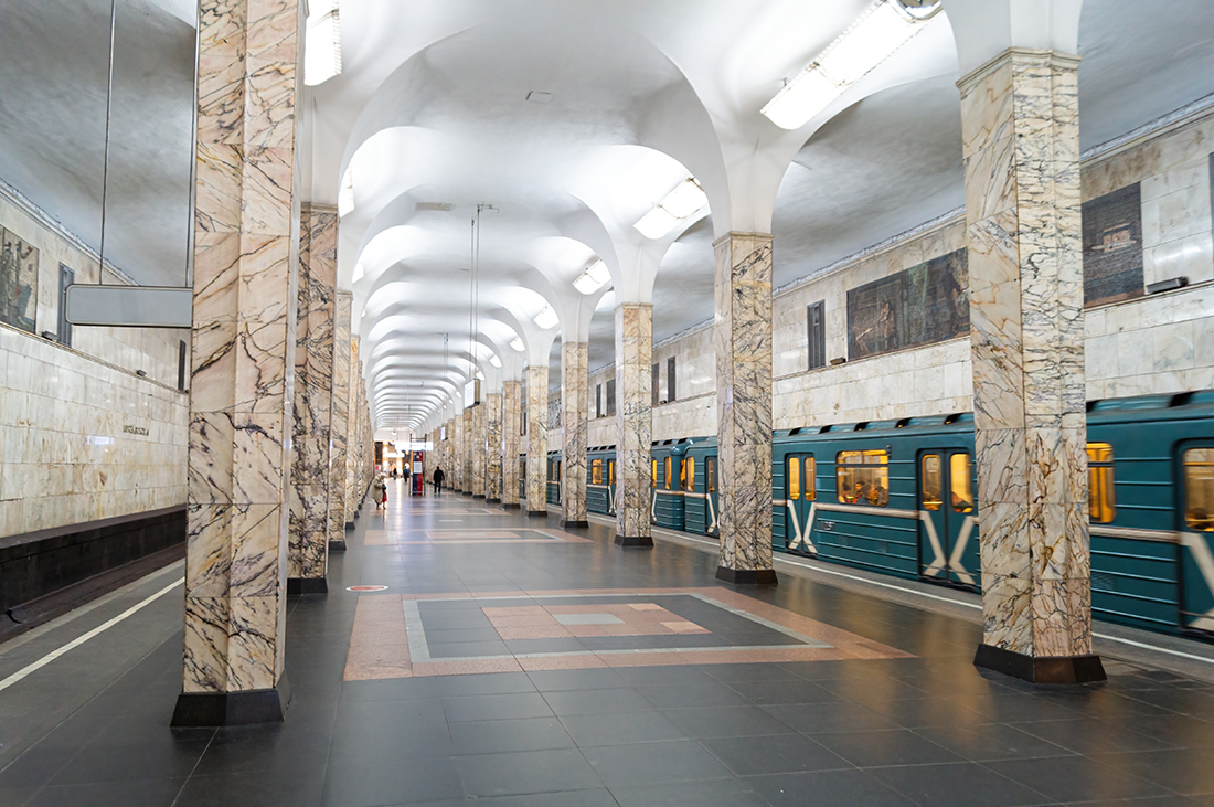 Москва — Метрополитен — [2] Замоскворецкая линия; Москва — Метрополитен — Подвижной состав — 81-717/714 и модификации