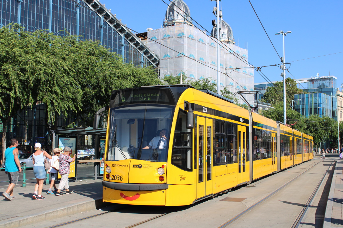 Будапешт, Siemens Combino Supra NF12B № 2036
