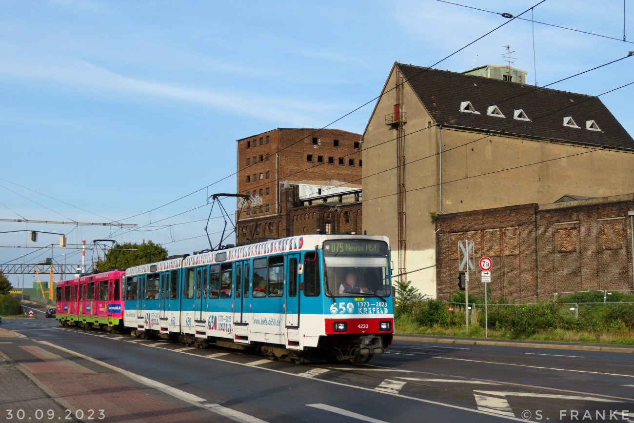 Düsseldorf, Duewag B80D č. 4233