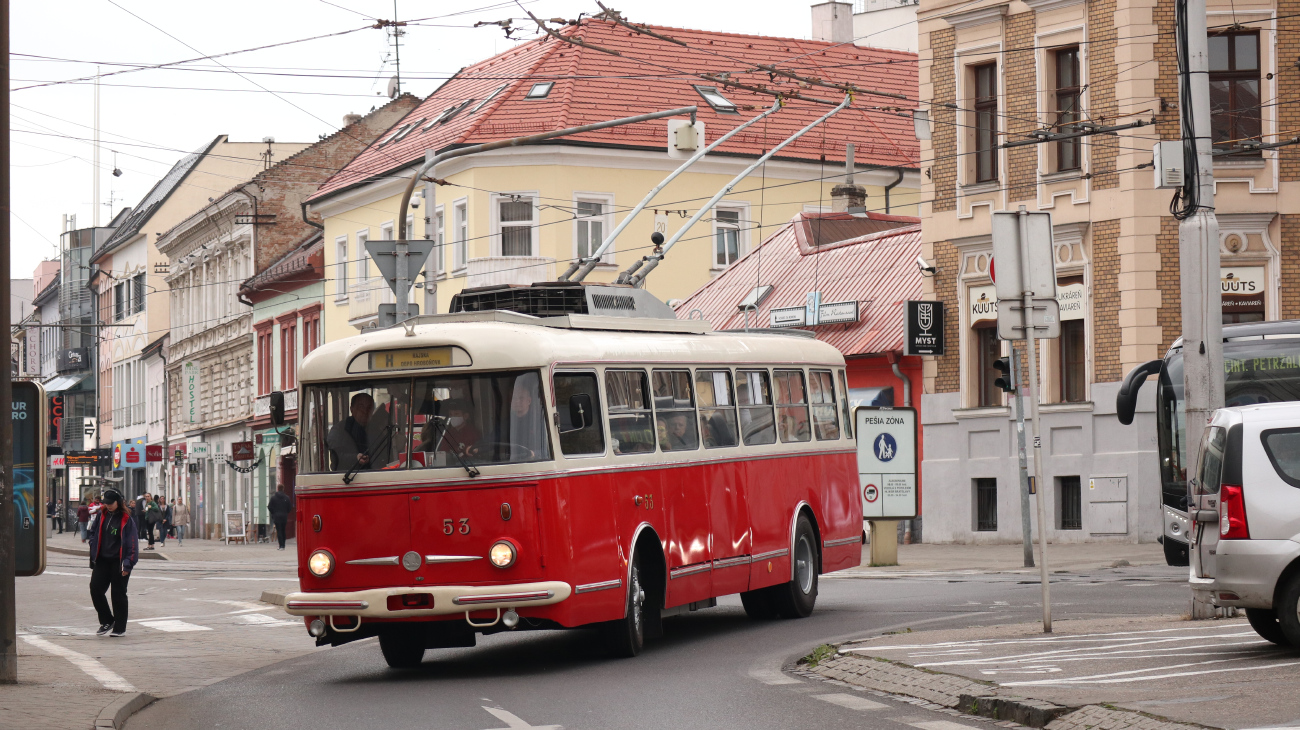 Bratislava, Škoda 9TrHT28 # 53