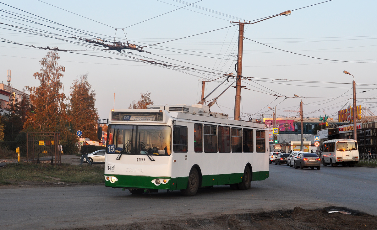 Омск, ЗиУ-682Г-016.03 № 144