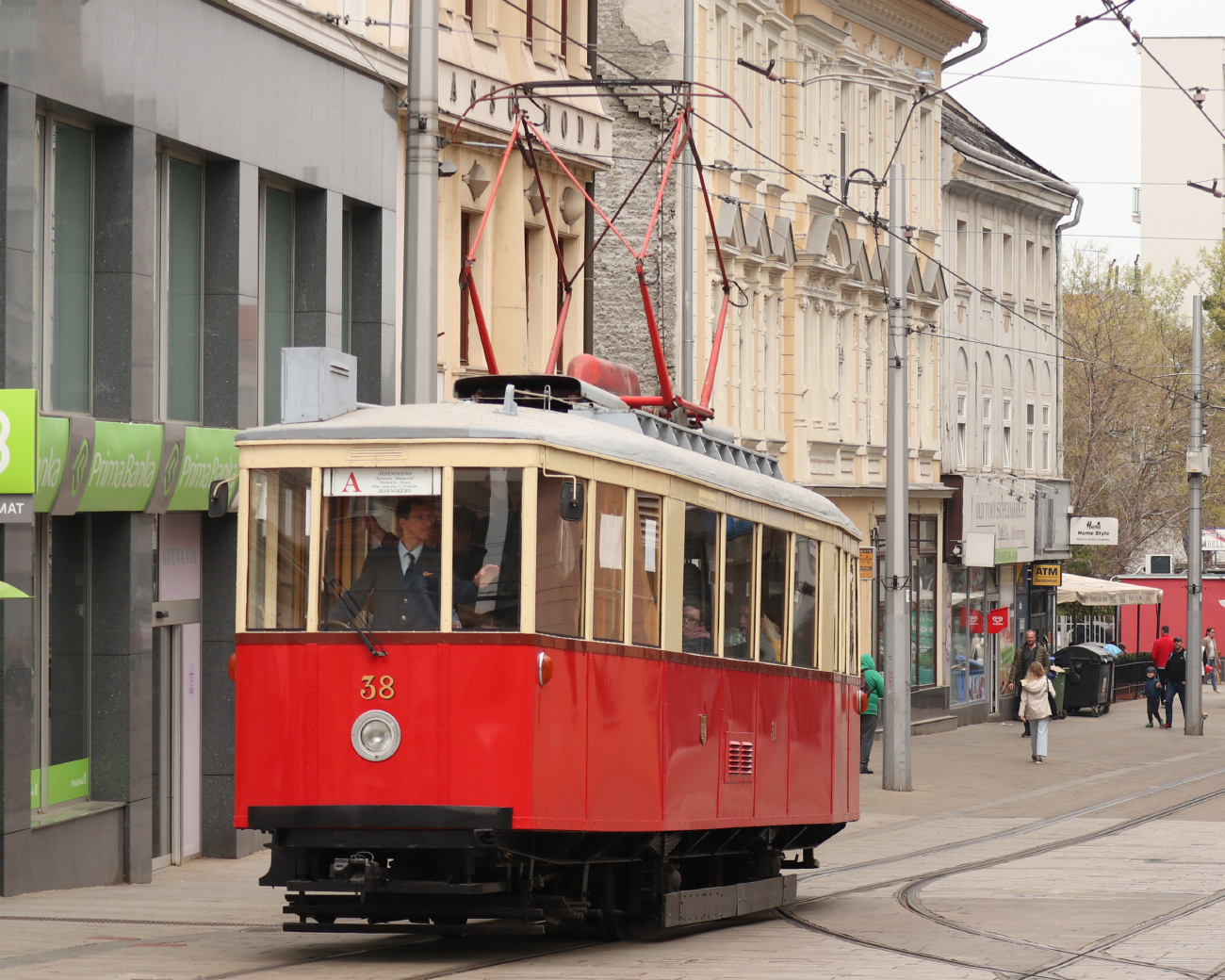 Bratislava, DPMB 2-axle motor car Br. 38