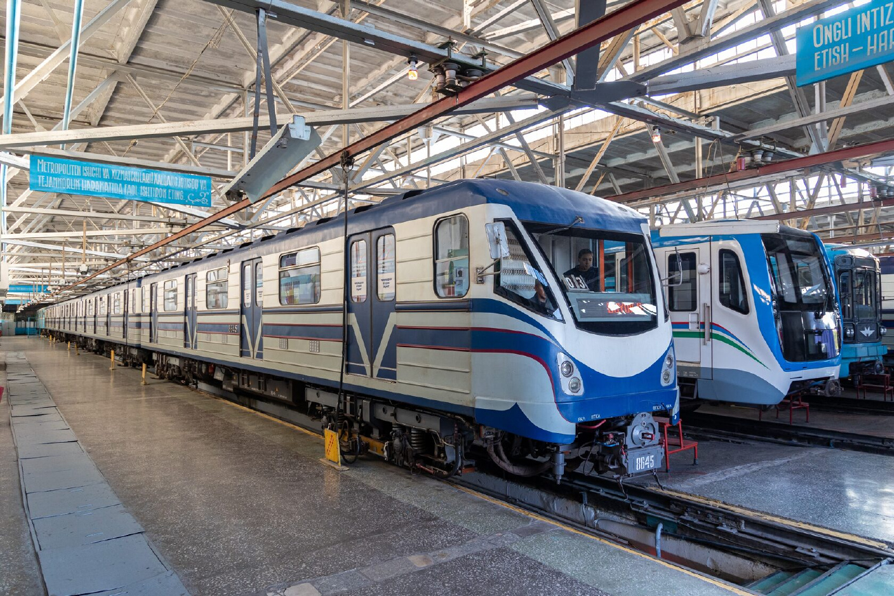 Ташкент, 81-717 (ЛВЗ) № 8645; Ташкент — Метрополитен — Подвижной состав