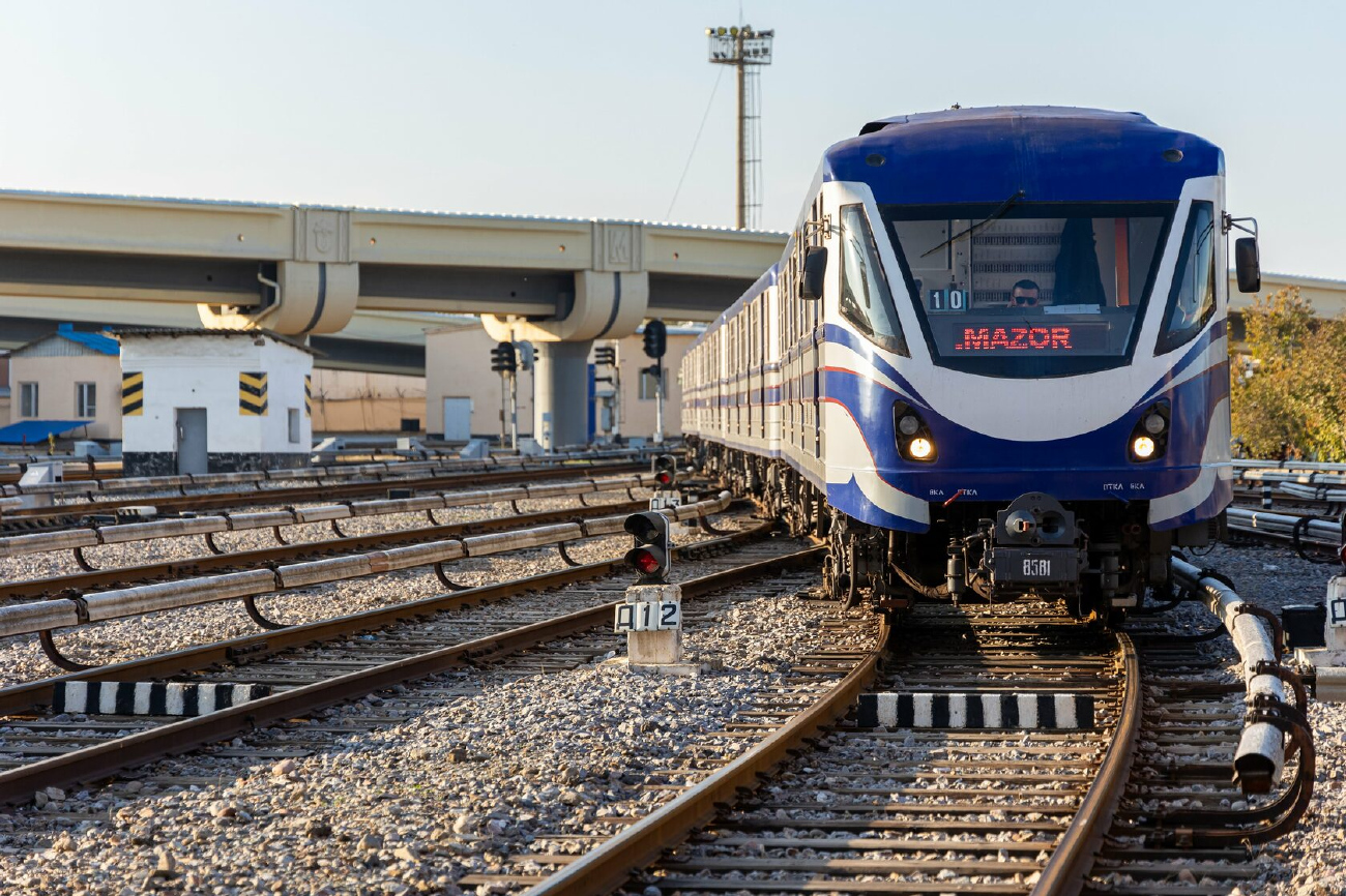 Ташкент, 81-717 (ЛВЗ) № 8581; Ташкент — Метрополитен — Подвижной состав