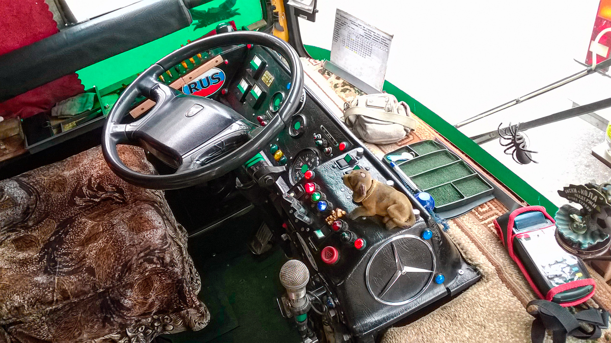 Пенза, ВЗТМ-5284 № 1077