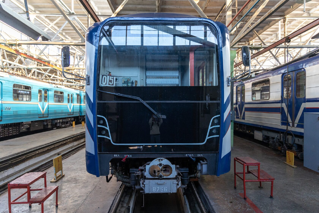 Ташкент, 81-717 (ЛВЗ) № 8756; Ташкент — Метрополитен — Подвижной состав