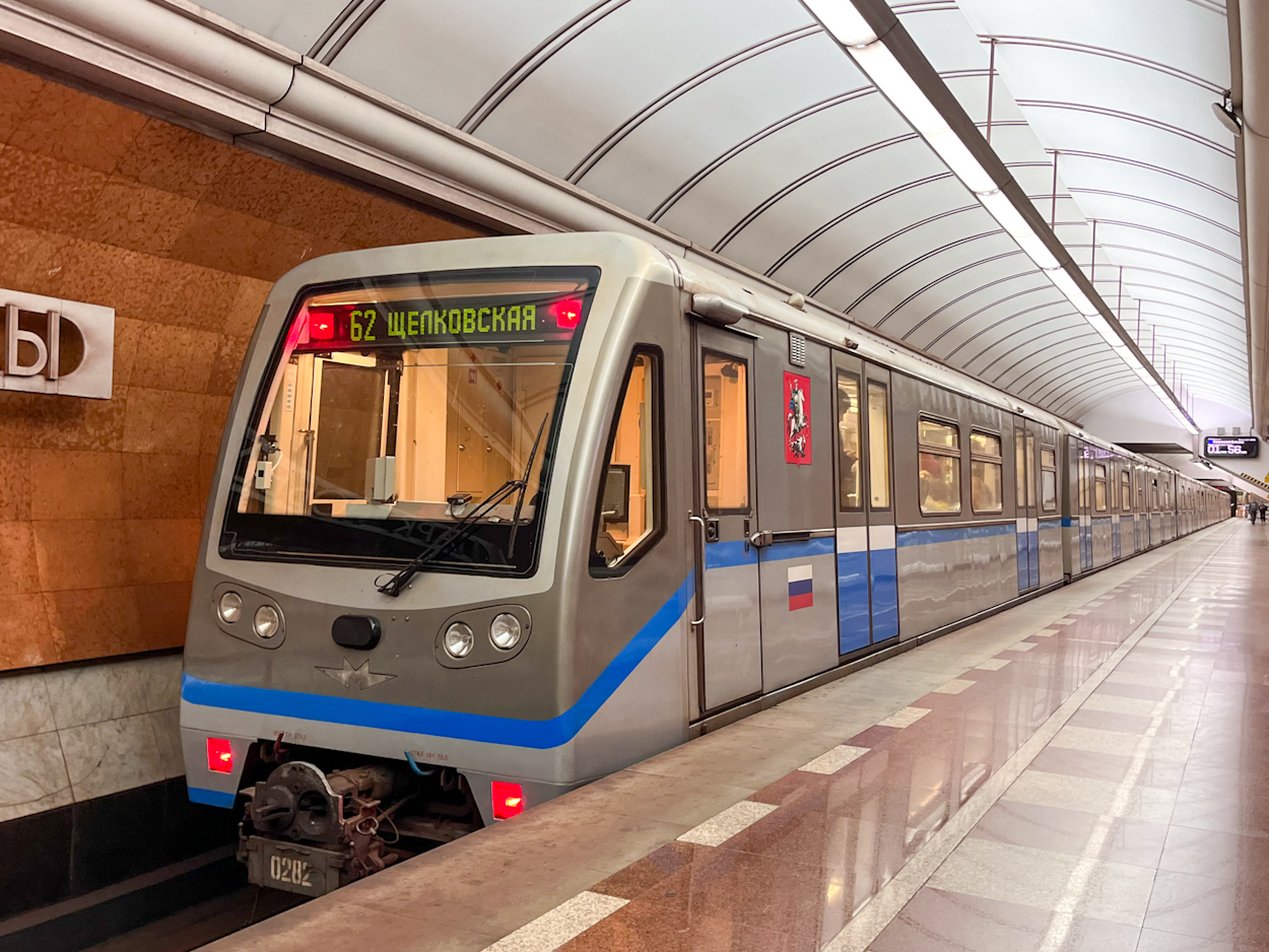 Москва, 81-740.4 «Русич» № 0282