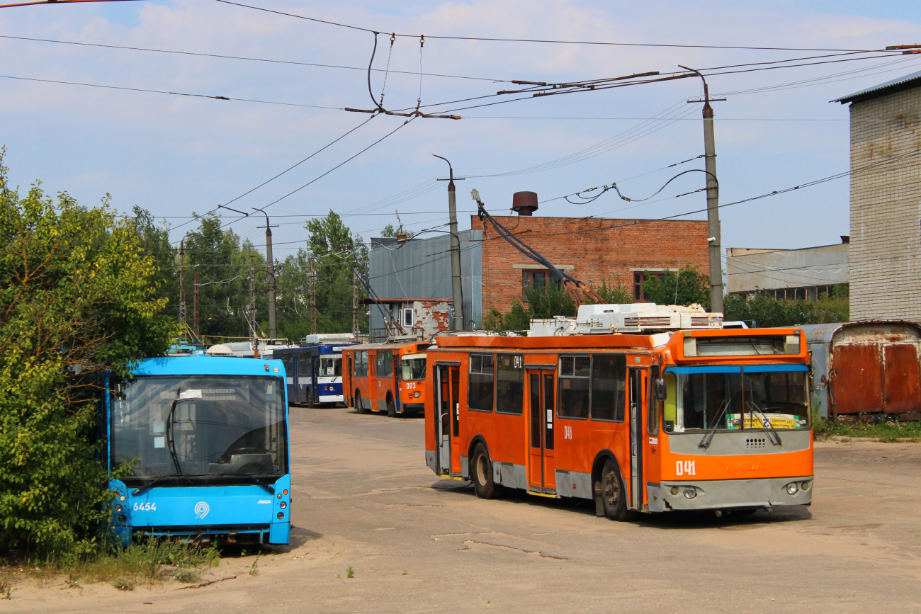 Смоленск, Тролза-5265.00 «Мегаполис» № (6454); Смоленск, ЗиУ-682Г-016.03 № 041