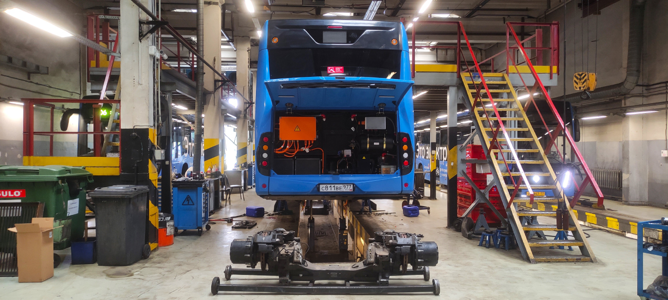 Maskva, KAMAZ-6282 nr. 442206