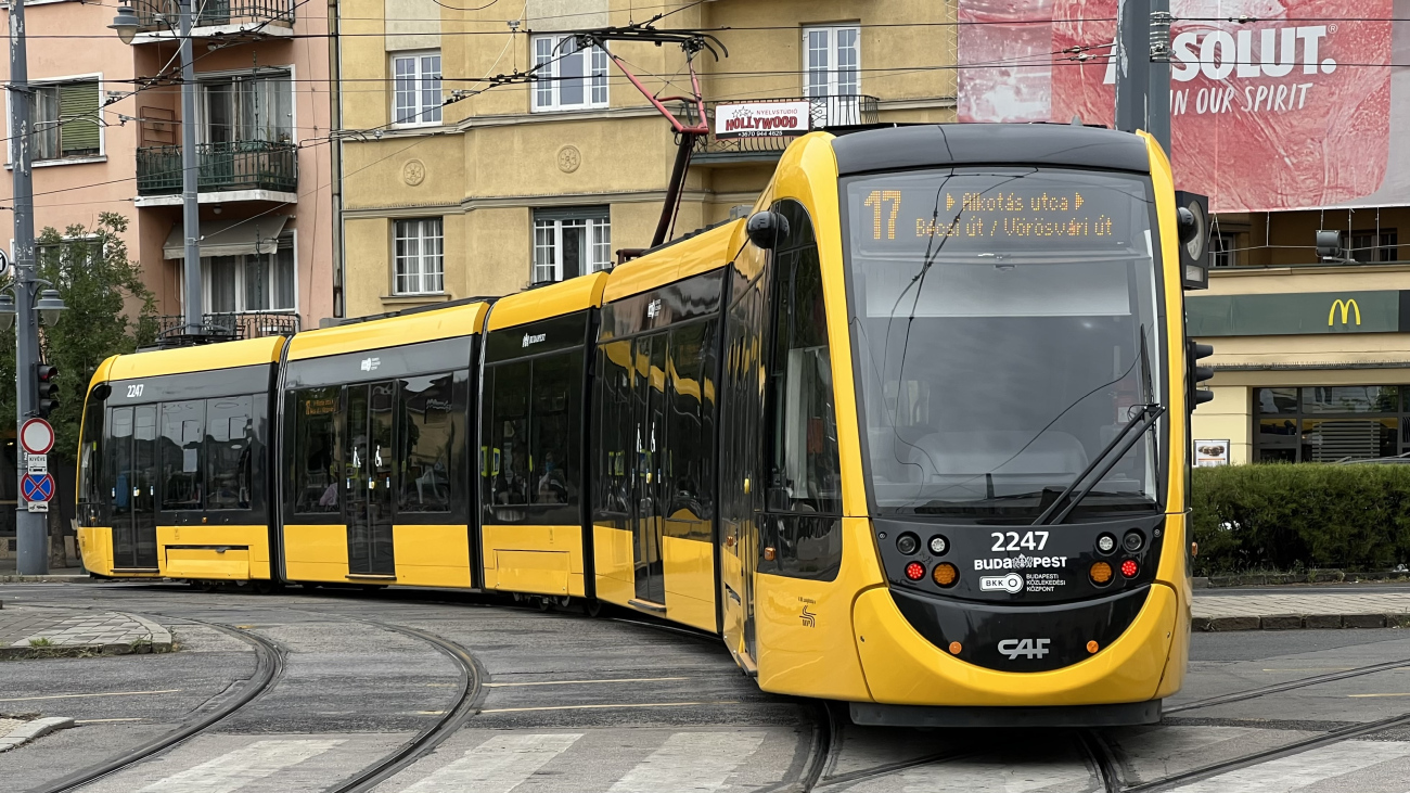 Budapest, CAF Urbos 3 № 2247