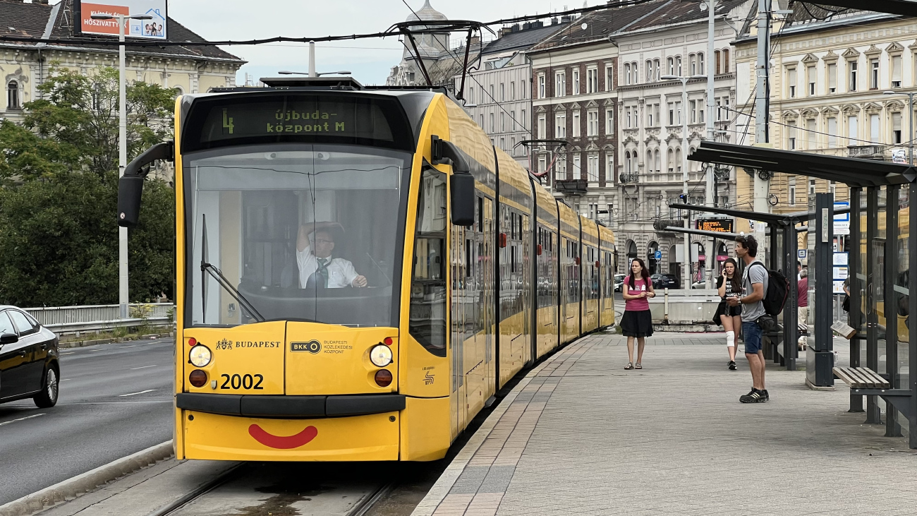 Budapest, Siemens Combino Supra NF12B № 2002