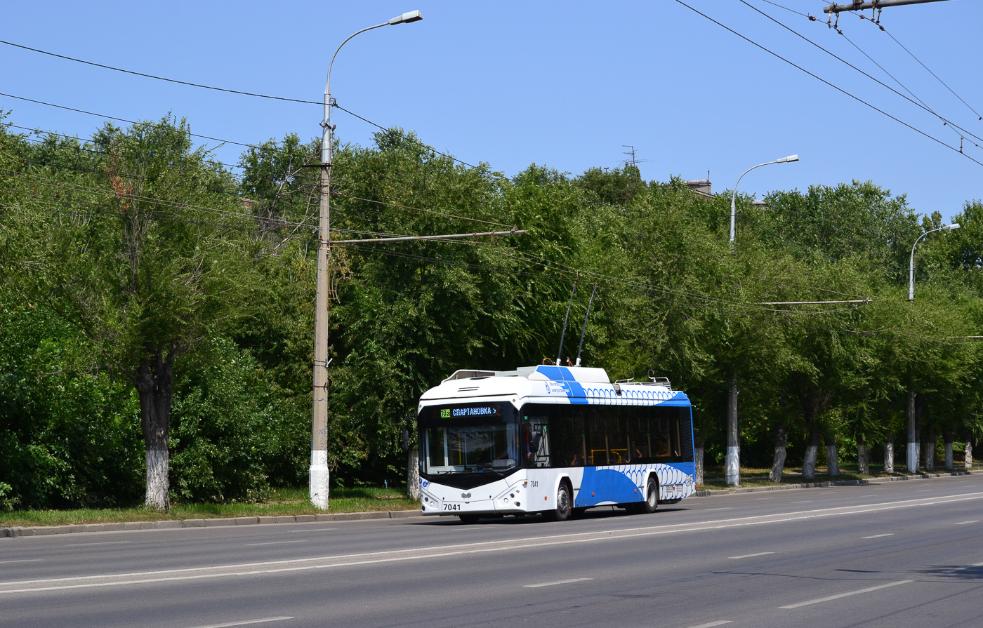 Волгоград, БКМ 32100D № 7041