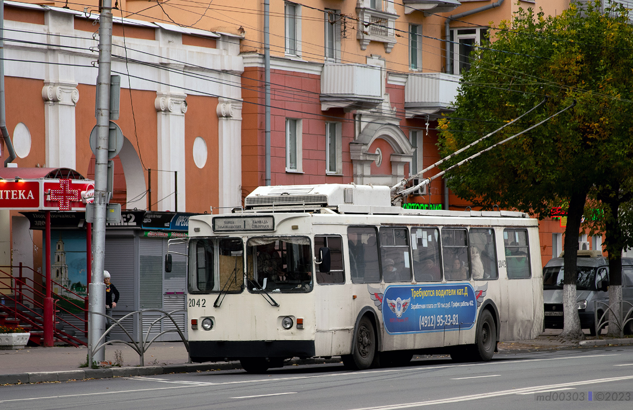 Рязань, ЗиУ-682ГМ1 (с широкой передней дверью) № 2042 Рязань, ЗиУ-682ГМ1 (с широкой передней дверью) № 2042