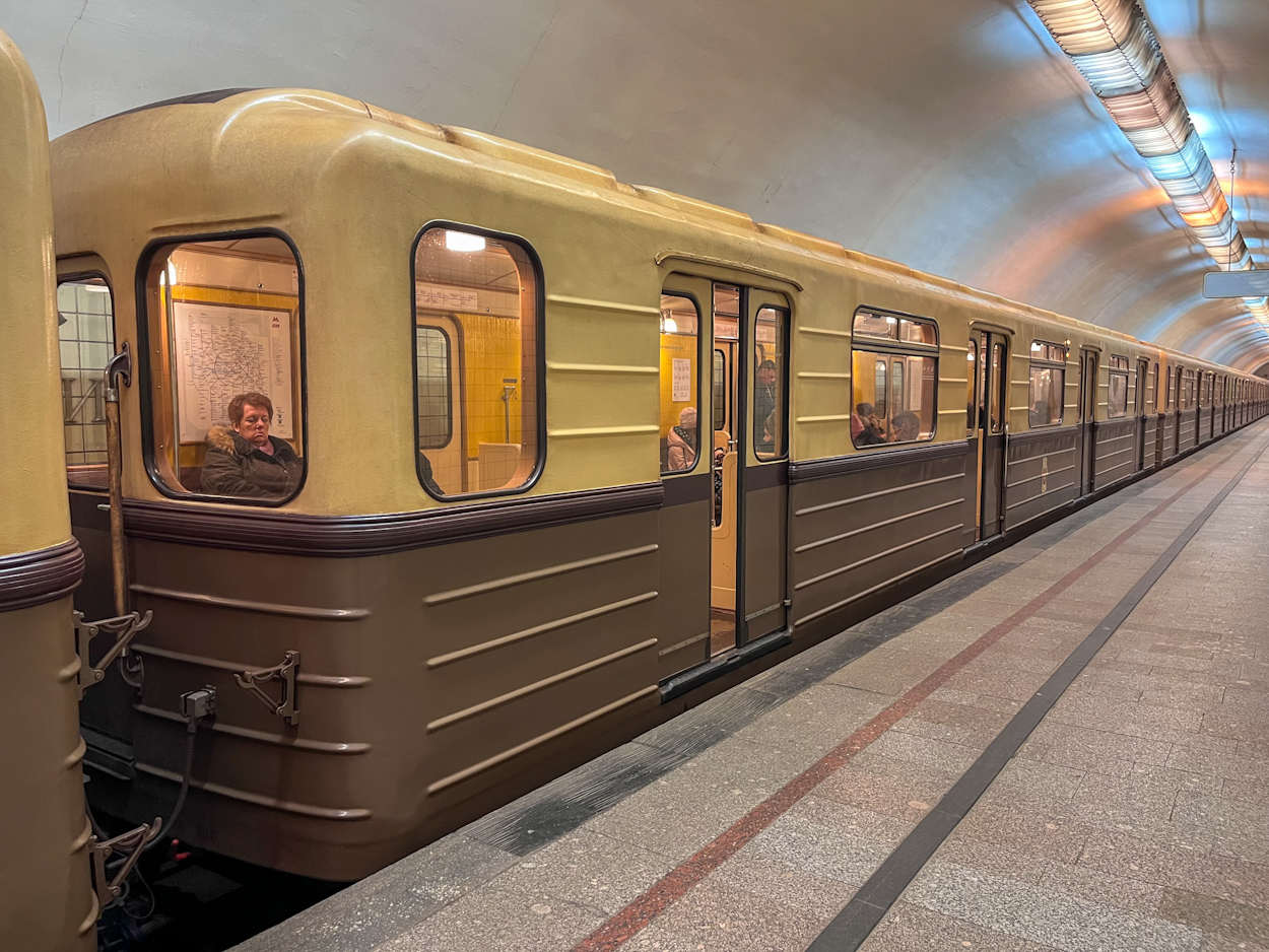 Москва, 81-714.5А № 1946