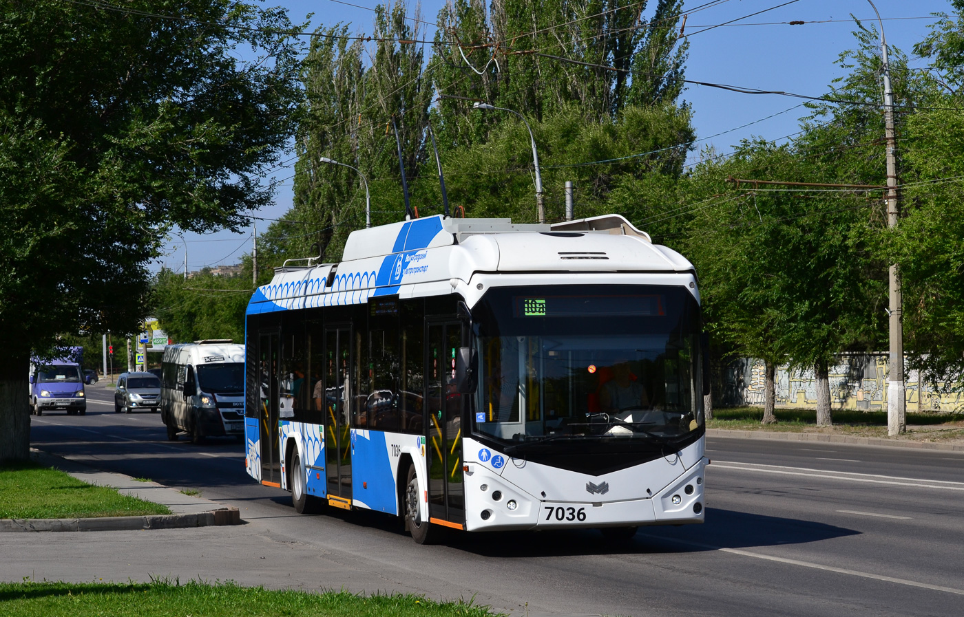 Волгоград, БКМ 32100D № 7036