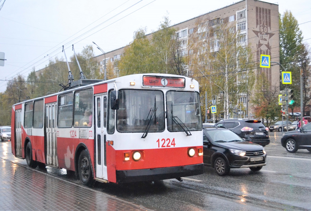 Iževsk, ZiU-682V č. 1224