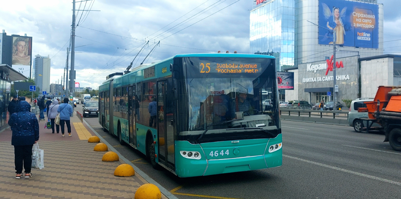 Kyjev, LAZ E301D1 č. 4644