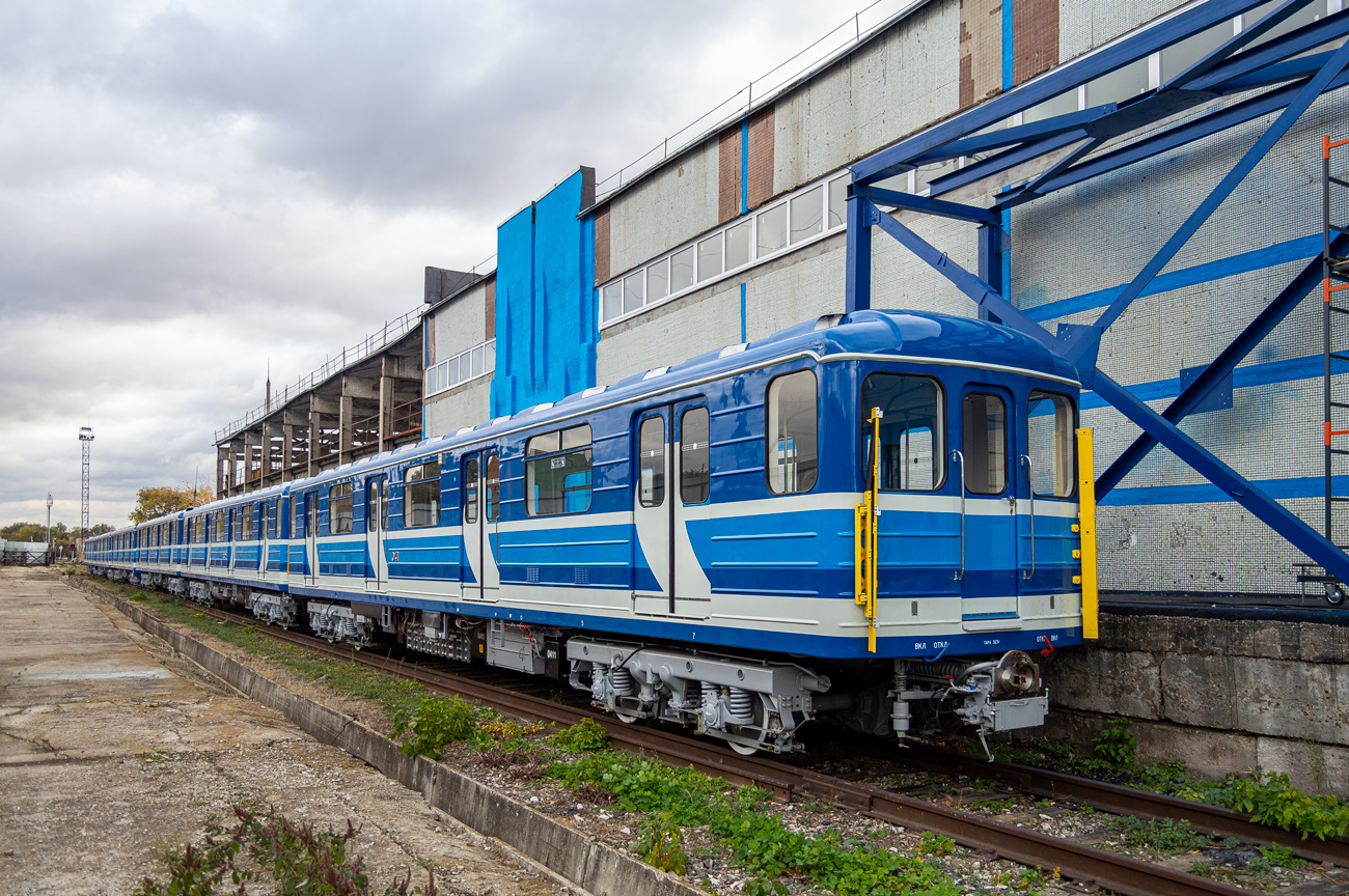 Samara, 81-714 (MMZ) č. 0411; Samara — Transportation of subway cars by railway