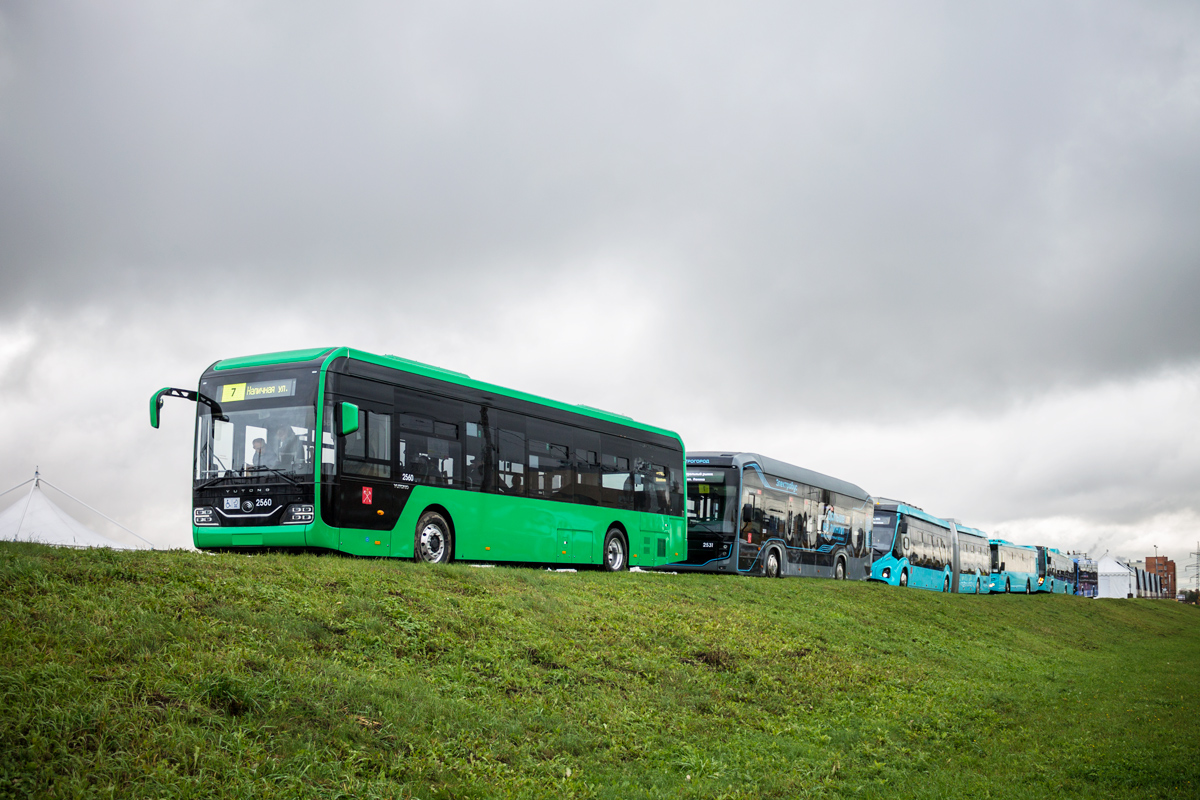 Sanktpēterburga, Yutong ZK6126BEVG № 2560