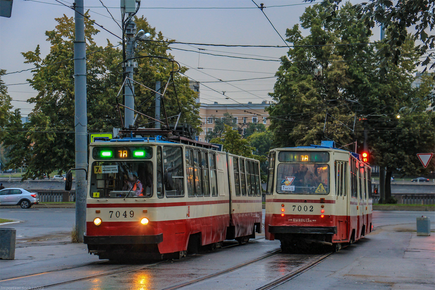 Санкт-Петербург, ЛВС-86К № 7049; Санкт-Петербург, ЛВС-86К № 7002