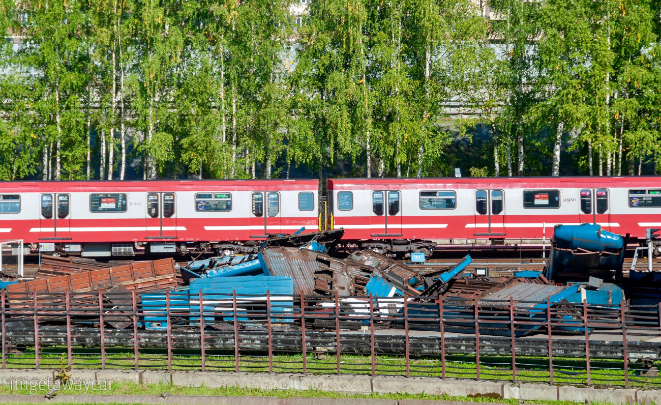 Sankt-Peterburg, 81-723.1 (OEVRZ) № 23184; Sankt-Peterburg, Em-501 № 6277; Sankt-Peterburg, Em-501 № 6294; Sankt-Peterburg, 81-724.1 (OEVRZ) № 24130