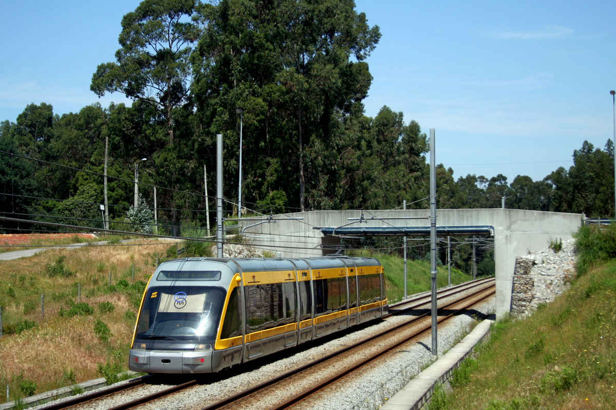 Порту, Bombardier Eurotram (Flexity Outlook) № MP045