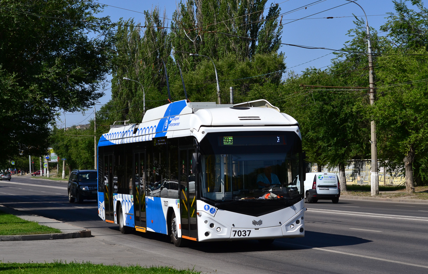 Волгоград, БКМ 32100D № 7037