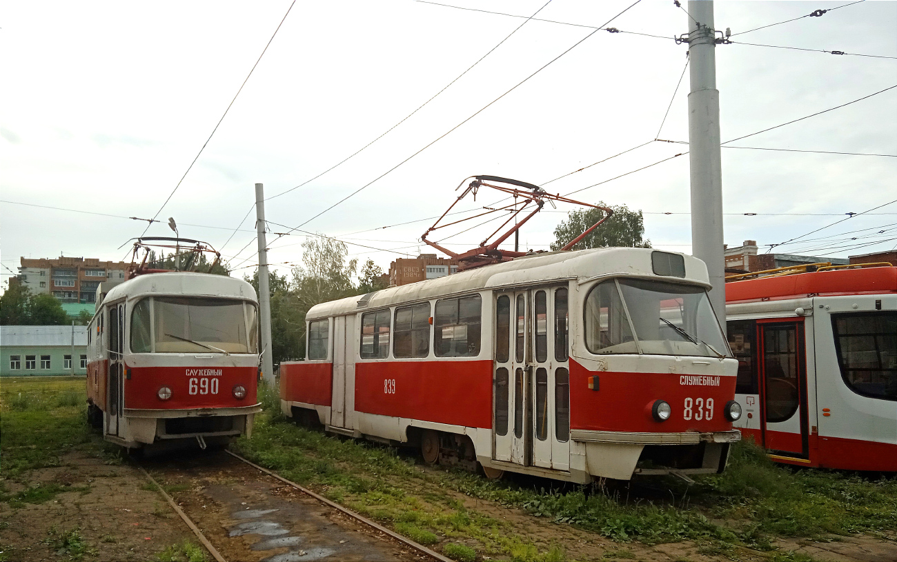 Самара, Tatra T3SU (двухдверная) № 690; Самара, Tatra T3SU № 839; Самара — Городское трамвайное депо