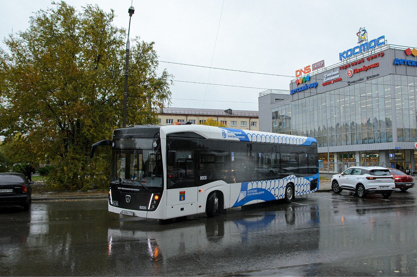 Волгоград, КАМАЗ-6282 № 8000