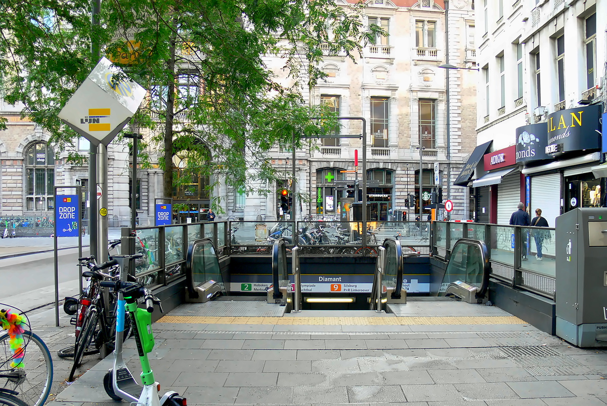 Antwerpen — Stations Antwerpen — Stations