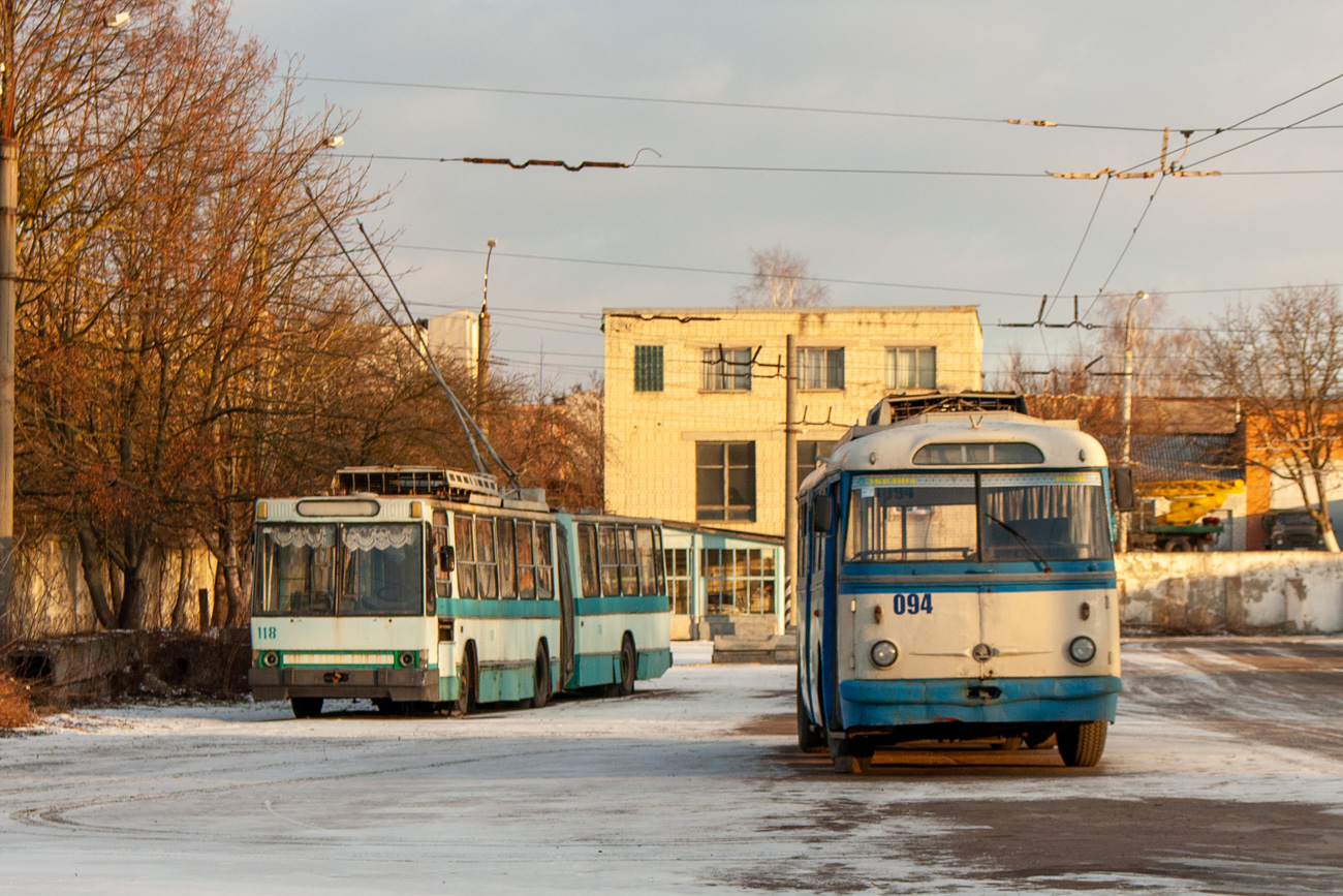 Ровно, ЮМЗ Т1 № 118; Ровно, Škoda 9TrH27 № 094