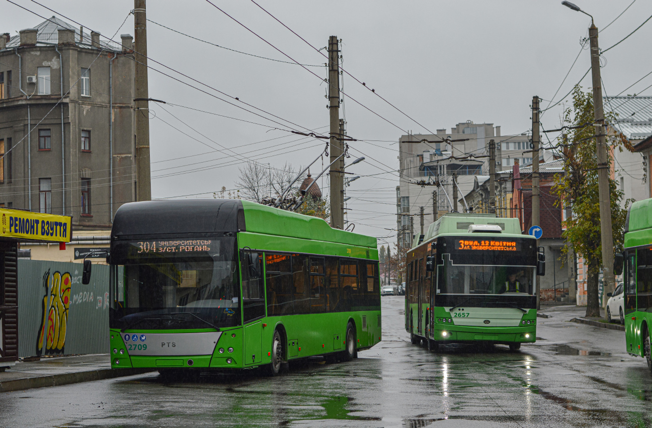 Charkov, PTS 12 č. 2709; Charkov, Bogdan T70117 č. 2657