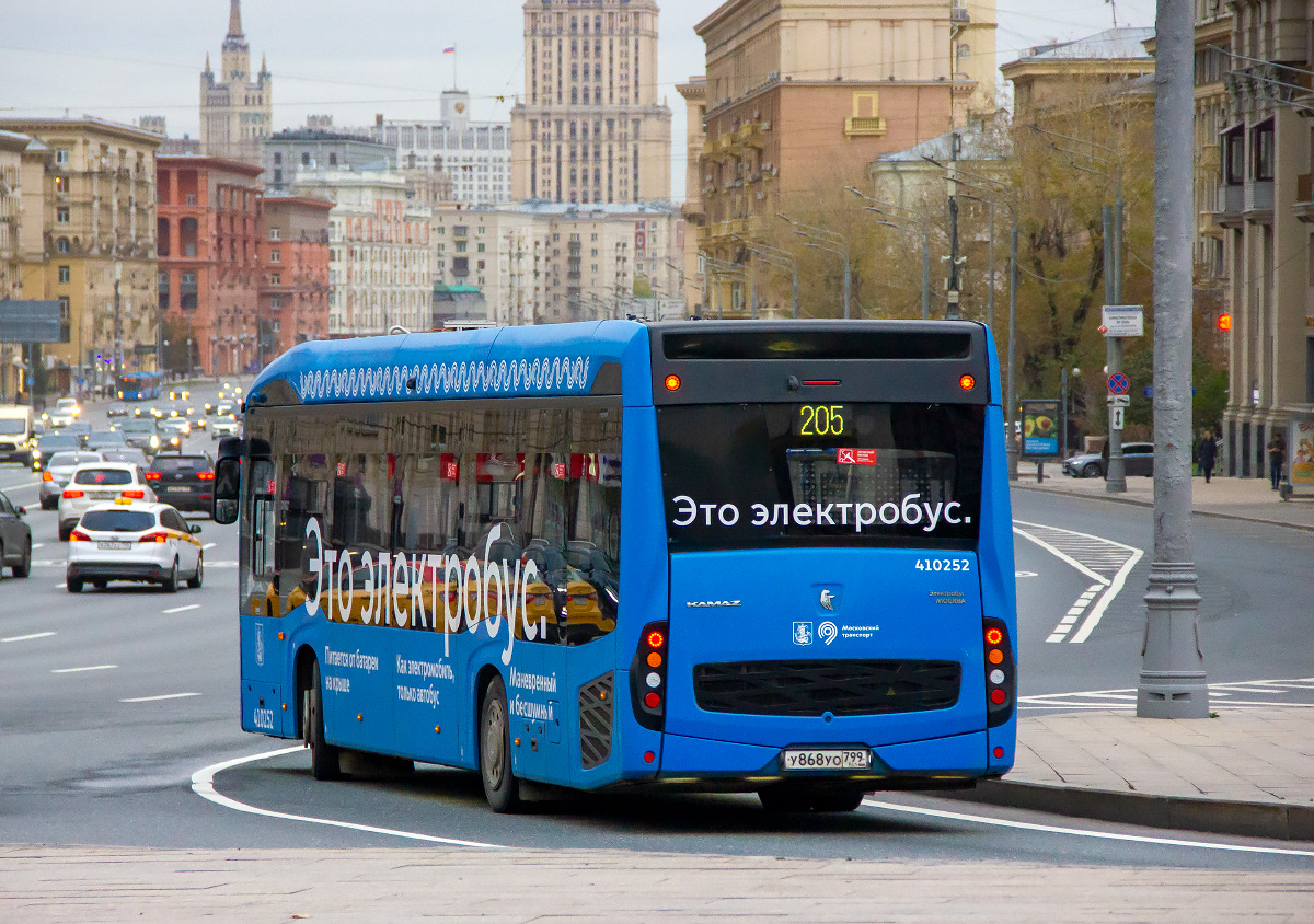 Москва, КАМАЗ-6282 № 410252