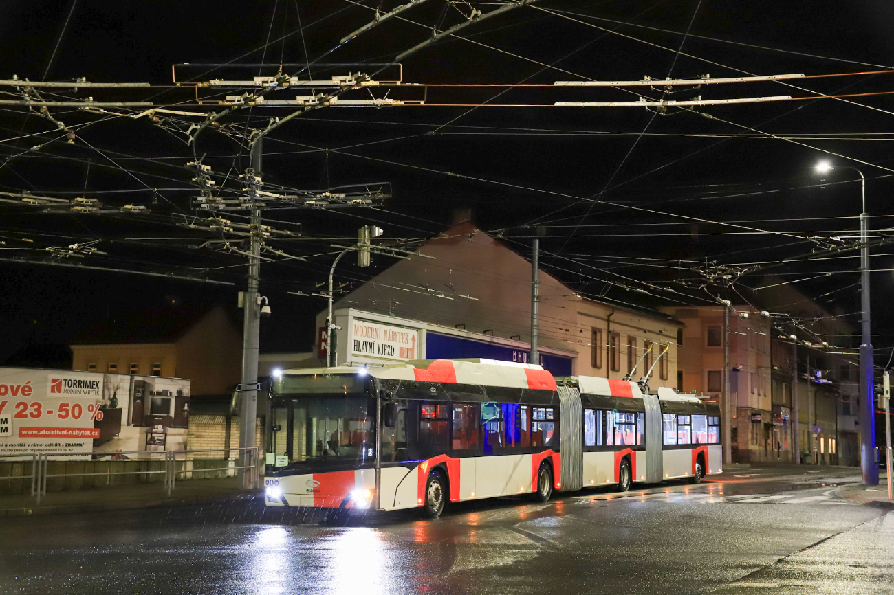 Prague, Škoda-Solaris 24m (Škoda 38Tr) N°. 401; Pilsen — Brand new trolleybuses from the Škoda factory