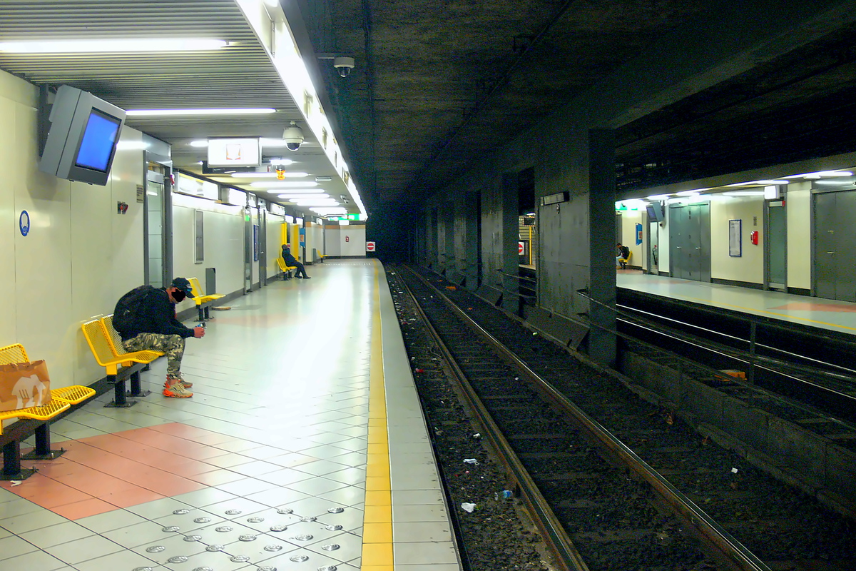 Antwerpen — Stations