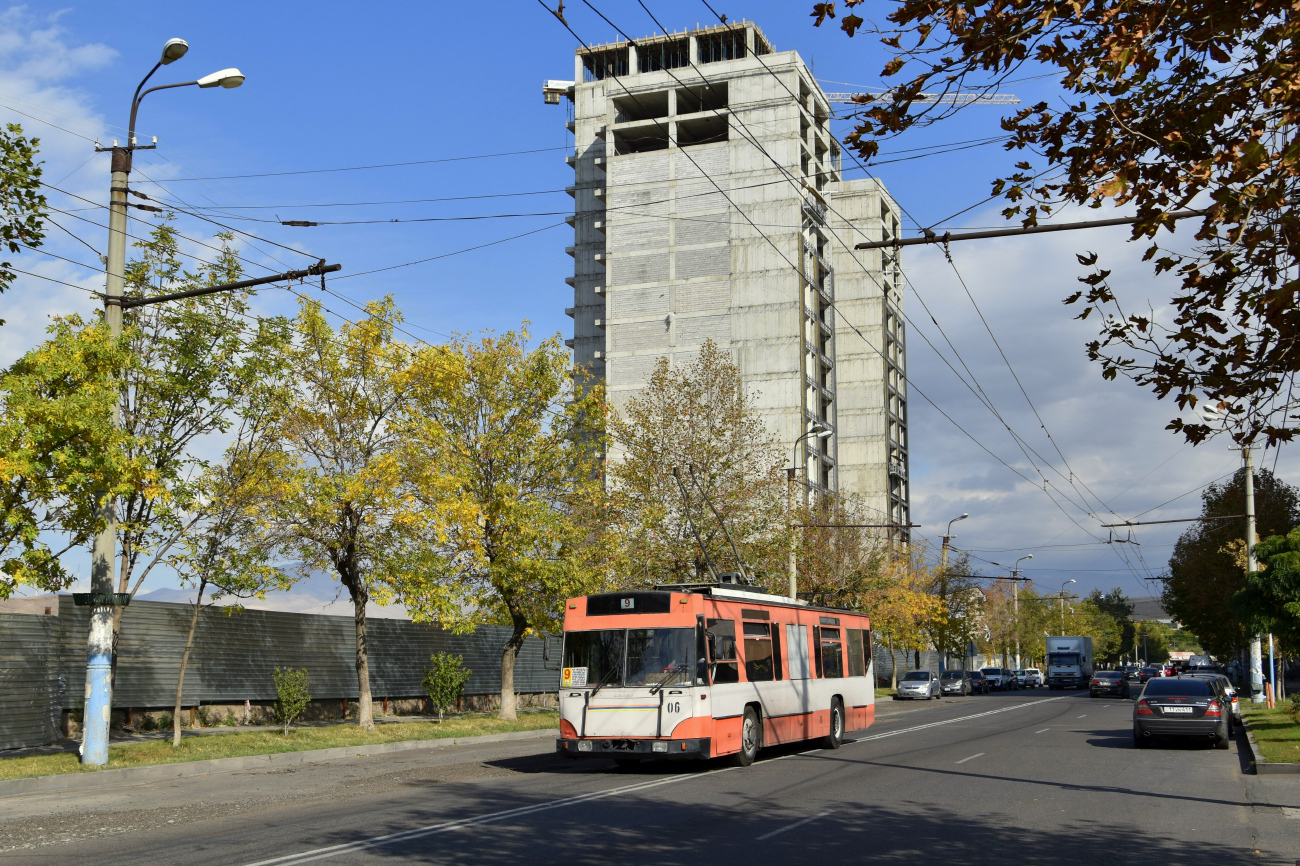 Ереван, Škoda 14Tr № 06