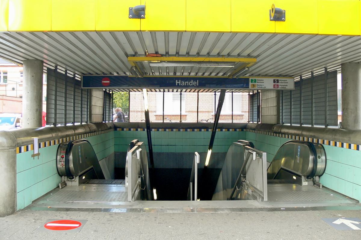 Antwerpen — Stations