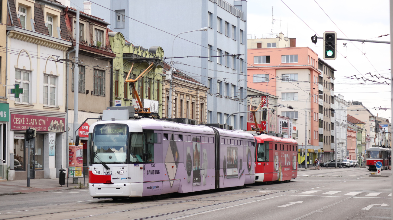 Брно, Vario LF2R.E № 1092