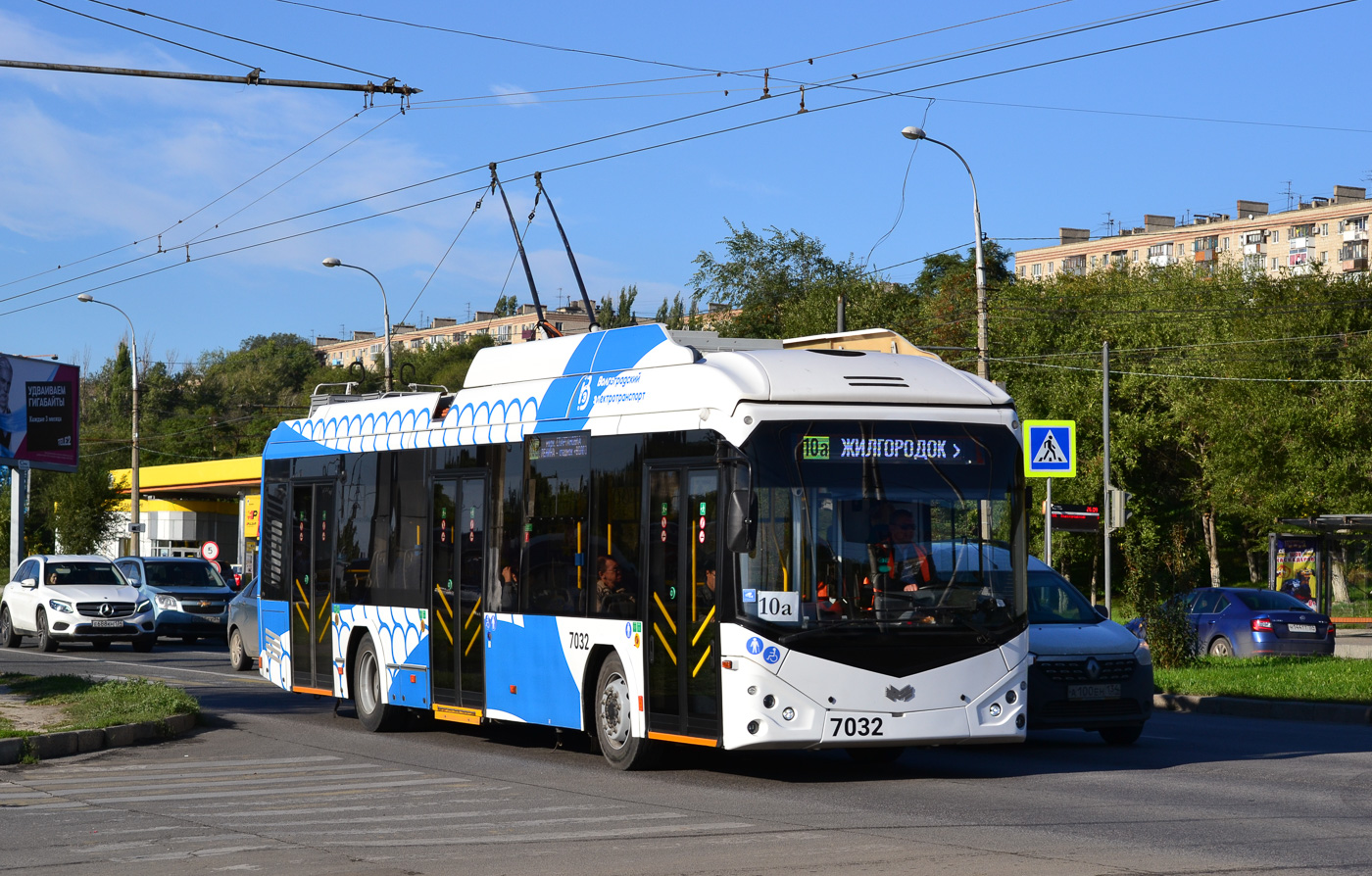Волгоград, БКМ 32100D № 7032