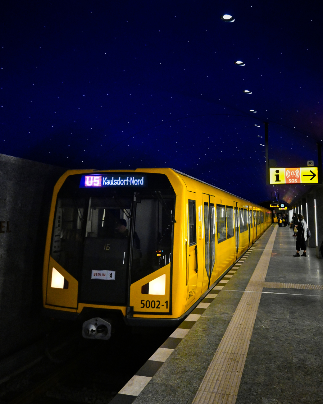 Berlynas, BVG H95 nr. 5002-1; Berlynas — U-Bahn — line U5