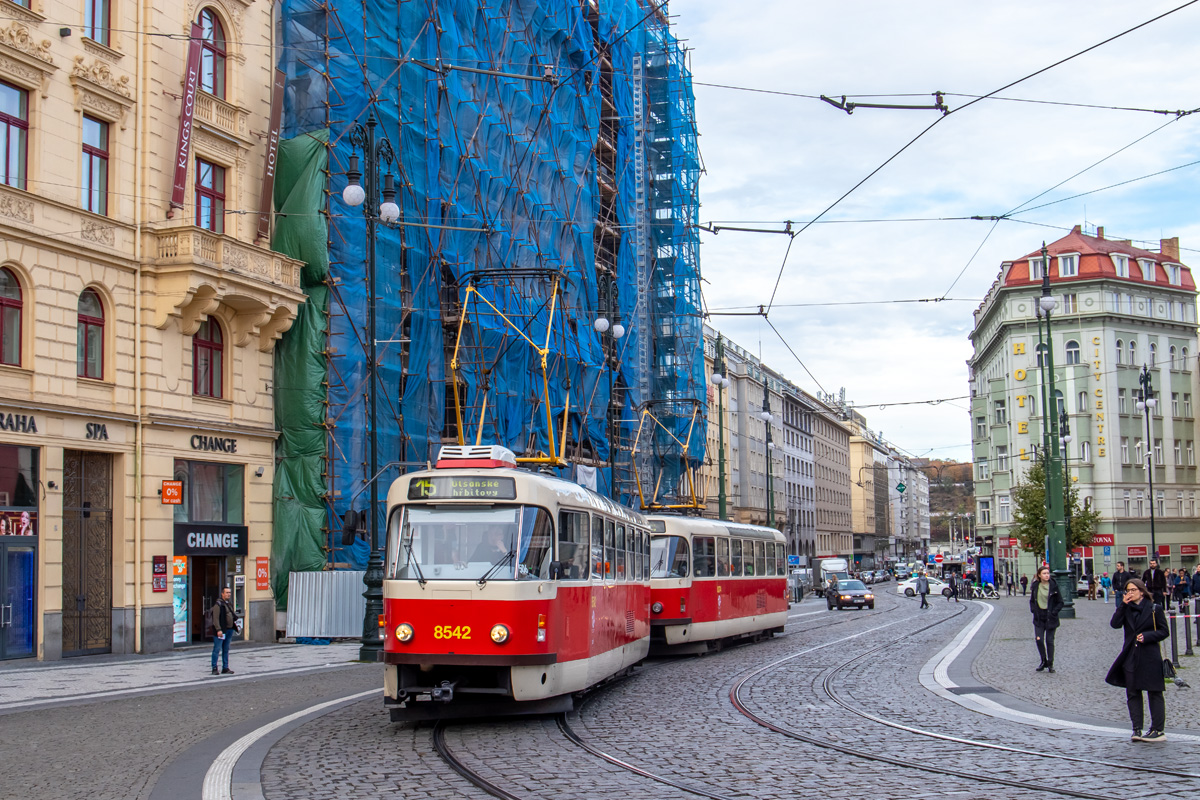 Прага, Tatra T3R.P № 8542