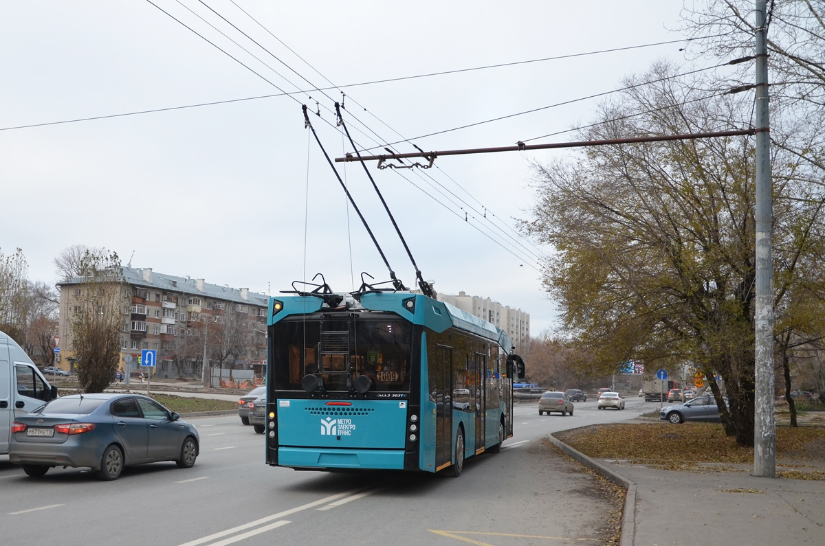 Kazan, MAZ-303T22 Nr. 1009